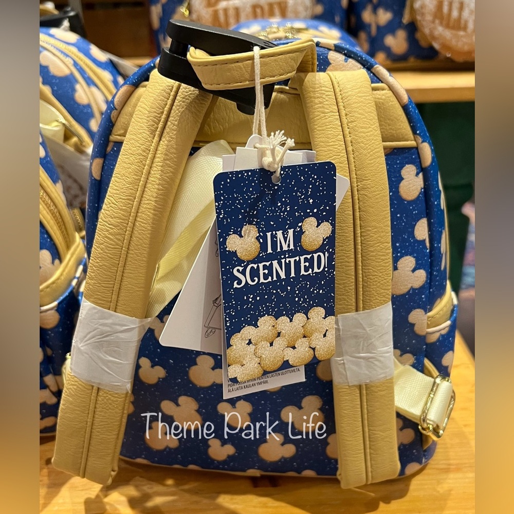 Disney Parks Mickey Mouse Beignet All Day Scented Loungefly Mini Backpack NEW - Picture 2 of 2